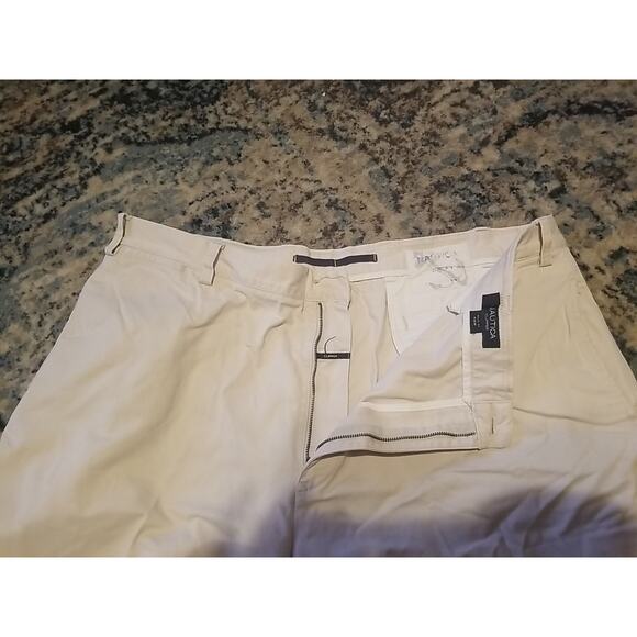 Nautica Clipper NS-83 Relax Fit Men's Shorts Color Stone Cotton Size 42W - Picture 16 of 16